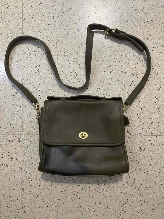 Coach Handbags - Coach Vintage 9812 Ridgefield